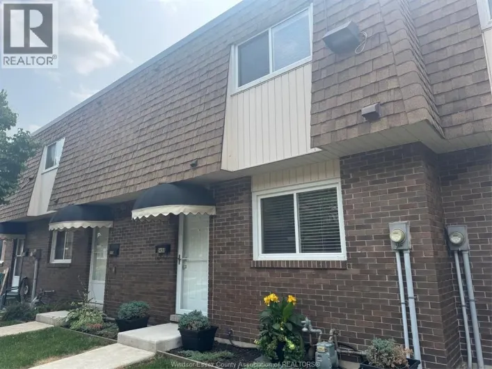 5458 LASSALINE AVENUE, Windsor