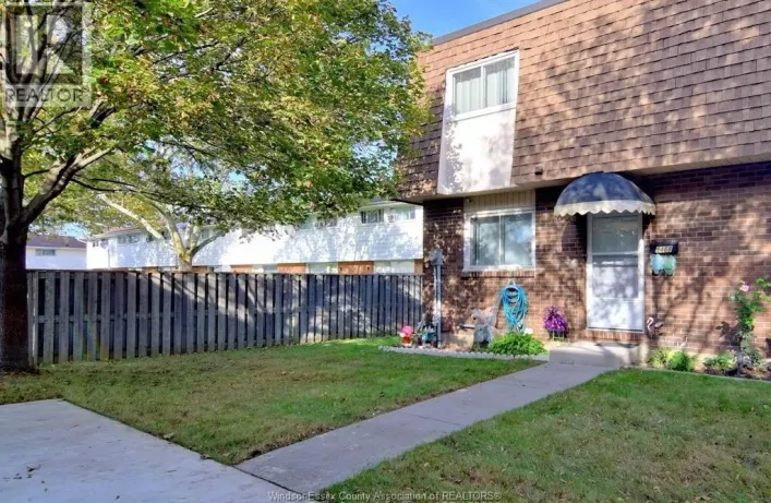 5468 LASSALINE AVENUE, Windsor