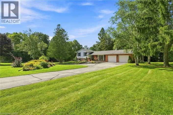 547 CONCESSION 11 E, Freelton