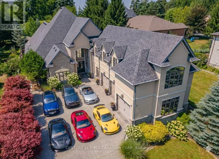 547 CRESTWOOD DRIVE, London South