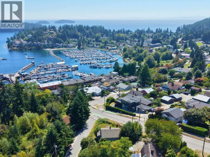 547 N FLETCHER ROAD, Gibsons