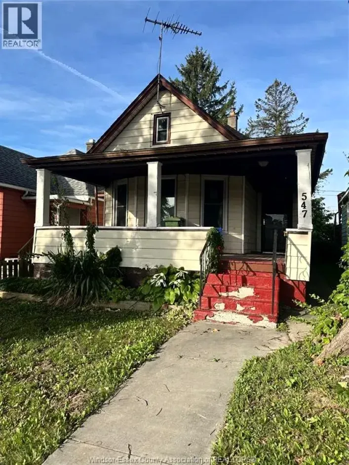 547 PIERRE AVENUE, Windsor