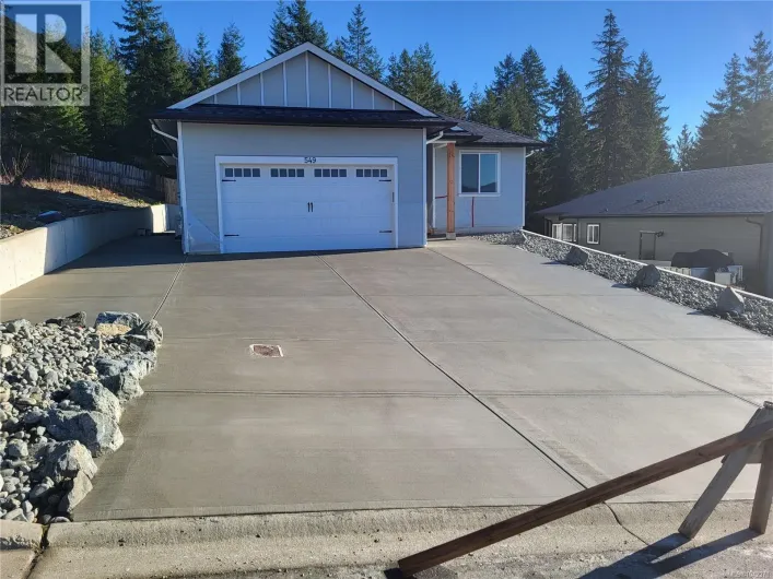 549 Mountain View Dr, Lake Cowichan