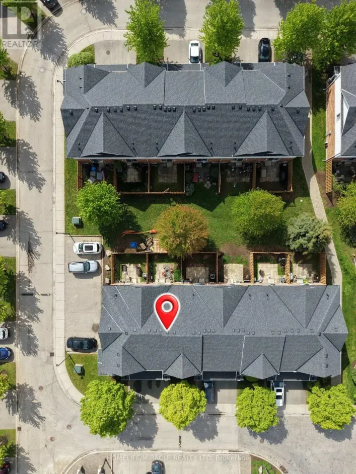 55 - 151 CLAIRFIELDS DRIVE E, Guelph