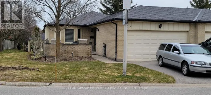 55 - 211 PINE VALLEY DRIVE, London South