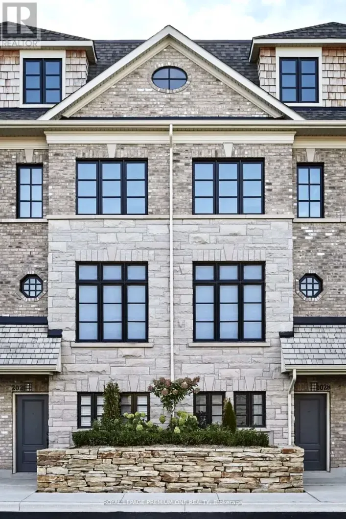 Row / Townhouse for sale: 55 - 30 LUNAR CRESCENT, Mississauga