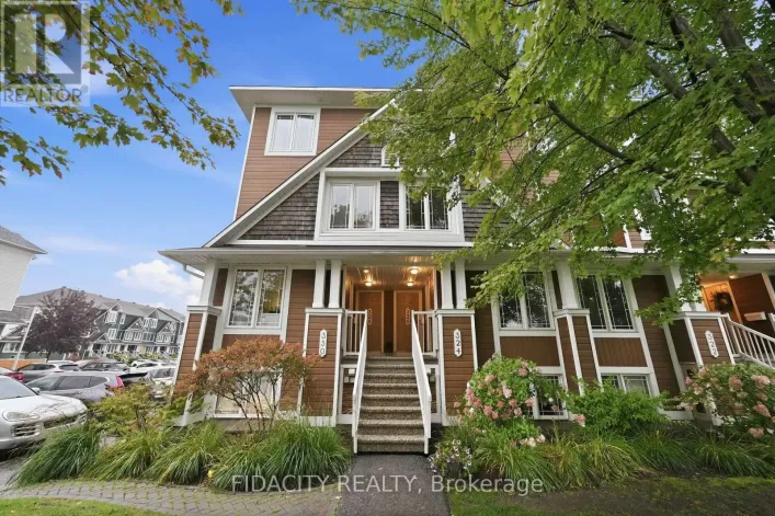 Row / Townhouse for sale: 55 - 324 CROWNRIDGE DRIVE, Ottawa