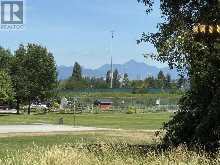 55 5380 SMITH DRIVE, Richmond