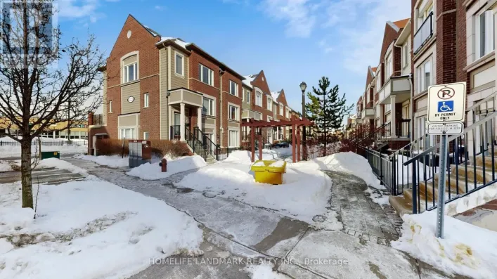 55 BURTON HOWARD DRIVE, Aurora