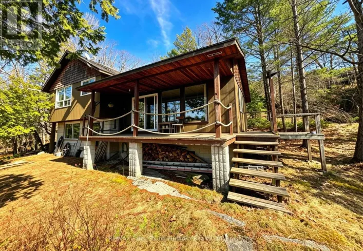 55 HEALEY LAKE WATER, The Archipelago
