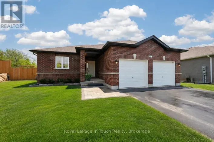 55 HUNTER AVENUE, Tay