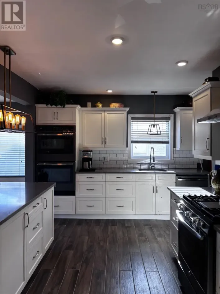 55 Maple Avenue, Bass River