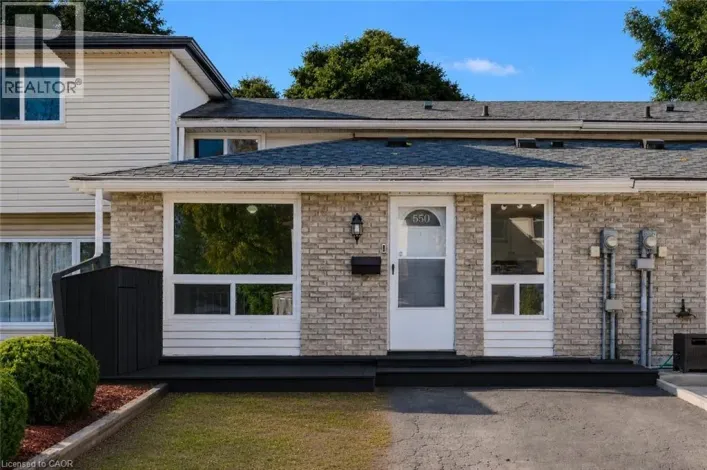 550 PARKVIEW Crescent, Cambridge