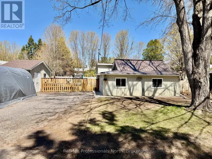 550 PINEDALE ROAD, Gravenhurst)