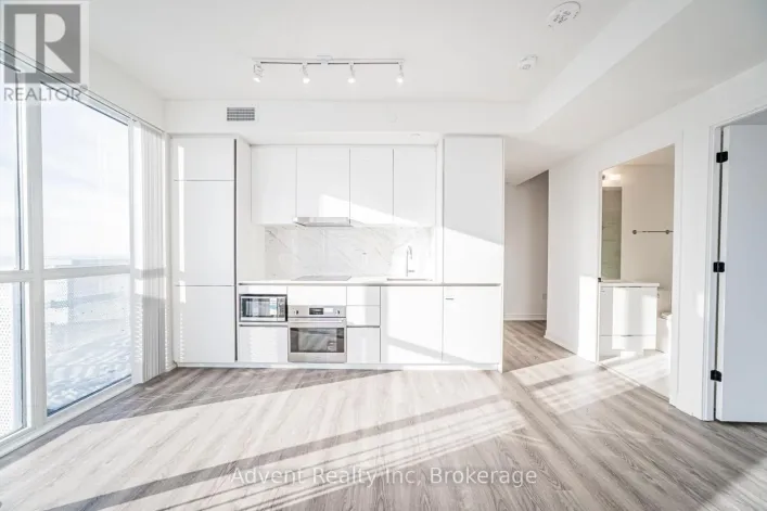 5512 - 8 INTERCHANGE WAY, Vaughan