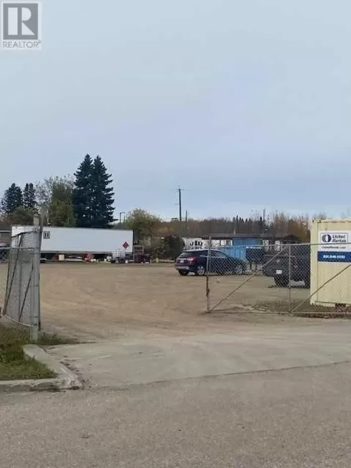 5512 Caxton West, Whitecourt