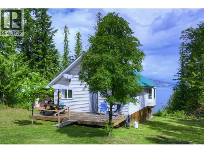 House for sale: 5517 MARSHALL CREEK ROAD, Horsefly
