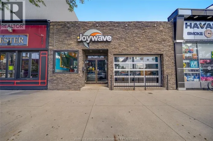 552 OUELLETTE AVENUE, Windsor