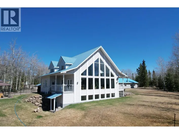 5548 LITTLE FORT 24 HIGHWAY, 100 Mile House
