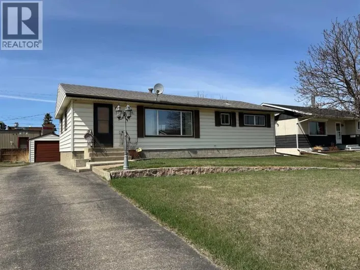 5550 & 5552 47 AvenueCrescent, Ponoka