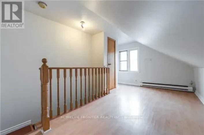 556 PARLIAMENT STREET, Toronto