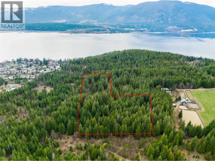 5560 Lakeshore Road NE, Salmon Arm