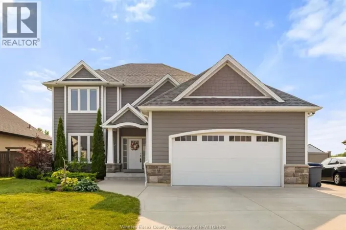 557 CHATEAU AVENUE, Windsor