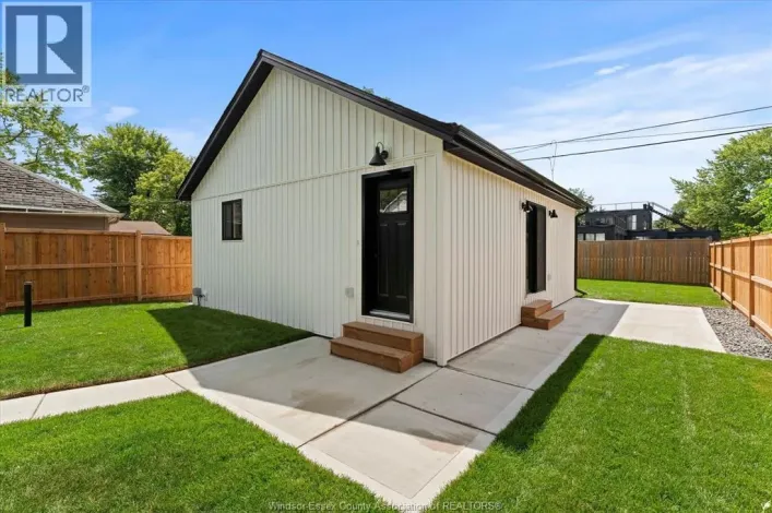 557 ELINOR STREET, Windsor