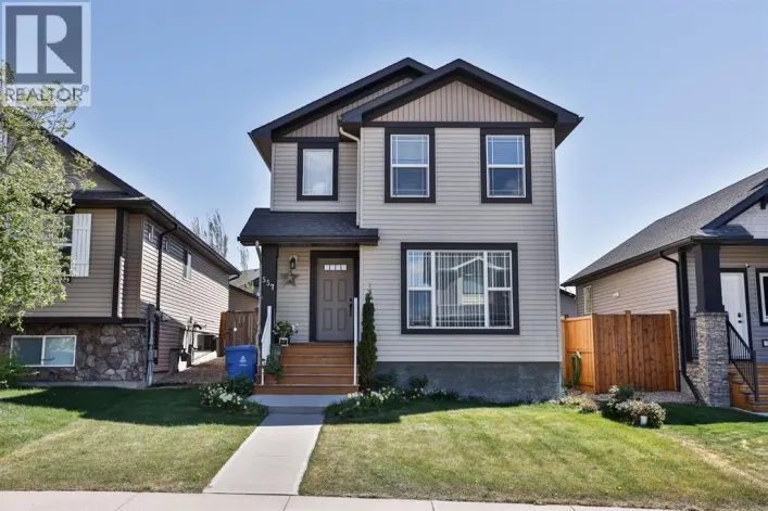 557 Mary Cameron Crescent N, Lethbridge