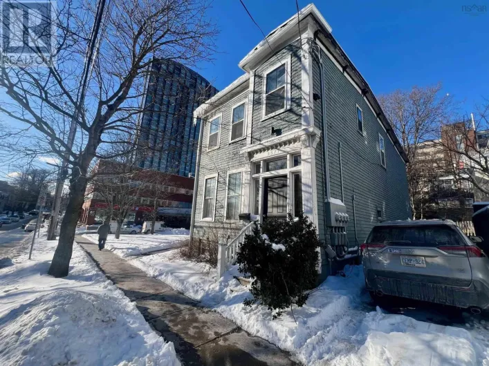 5571 Fenwick Street, Halifax Peninsula