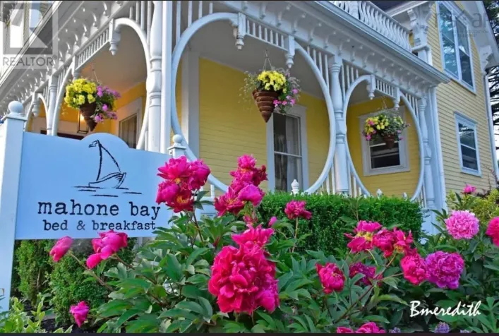 558 Main Street, Mahone Bay