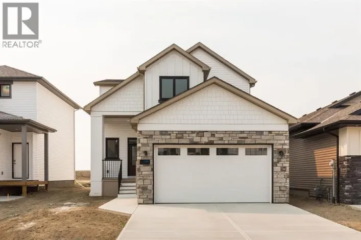558 Malahat Green W, Lethbridge