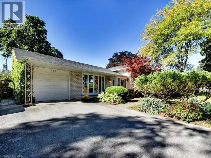 558 PARKSIDE Crescent, Burlington