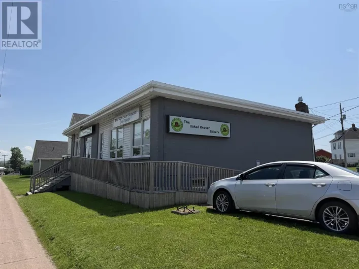 559 East River Road, New Glasgow