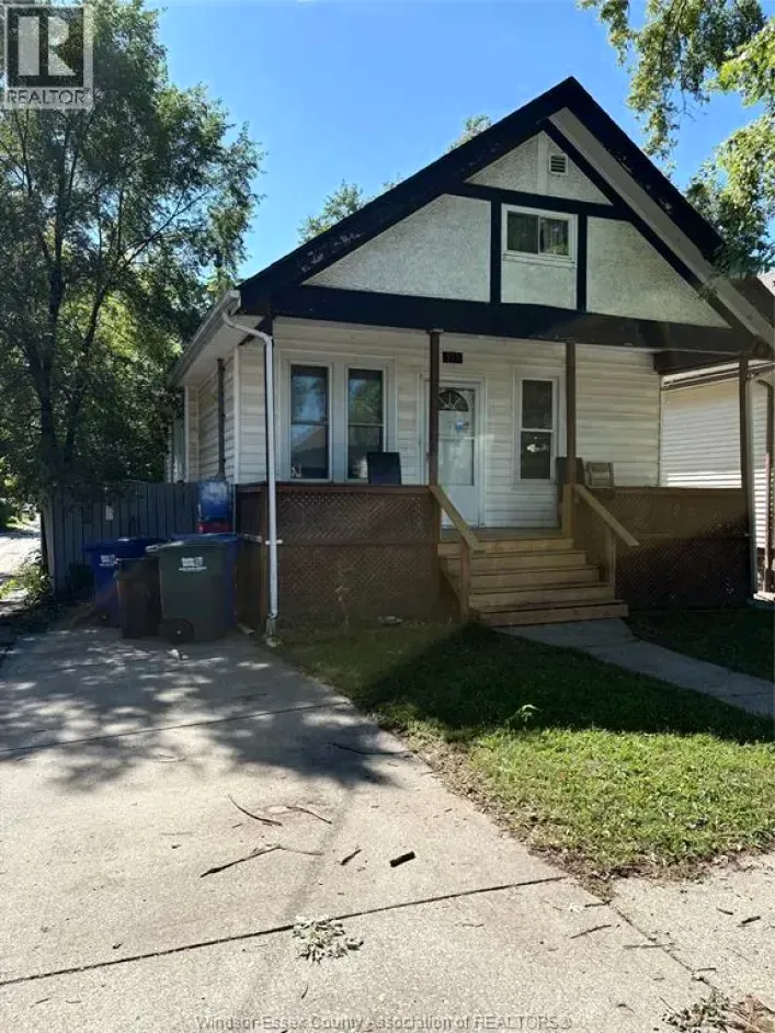 House for sale: 559 GROVE AVENUE, Windsor