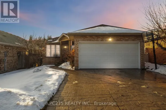 559 THORNWOOD DRIVE, London North