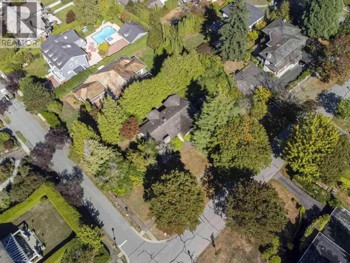 5595 COLLEGE HIGHROAD, Vancouver