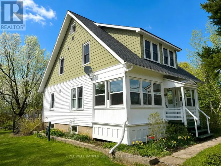 5596 MCDONALD'S CORNERS ROAD, Lanark Highlands