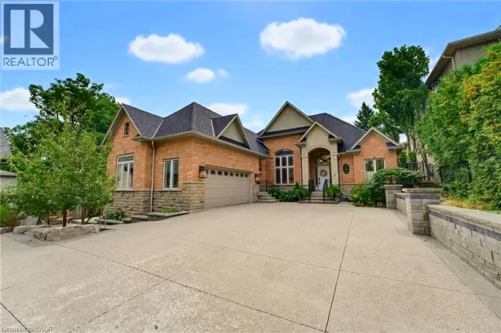 House for sale: 56 ACADEMY Street, Ancaster