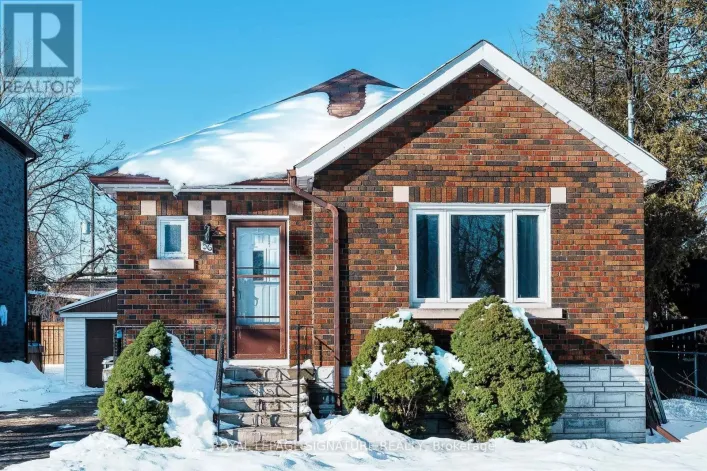 56 ASH CRESCENT, Toronto