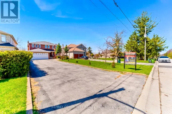 56 CEDAR BRAE BOULEVARD, Toronto