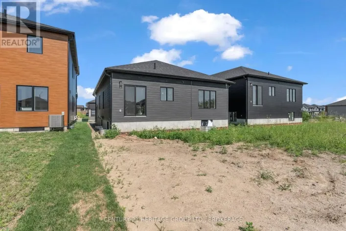56 DUSENBURY DRIVE, Loyalist