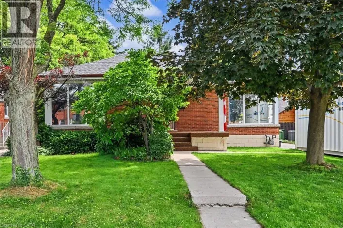 House for sale: 56 EVERTON Place, Hamilton