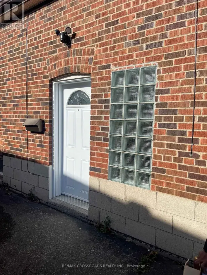 56 HARRIS PARK DRIVE, Toronto