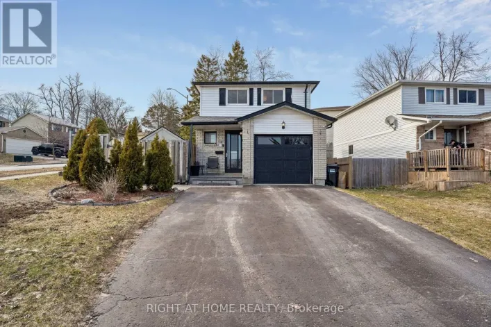 56 HEMINGWAY CRESCENT, Barrie