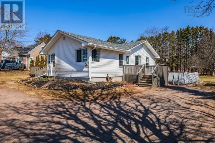 56 Regent Street, Amherst