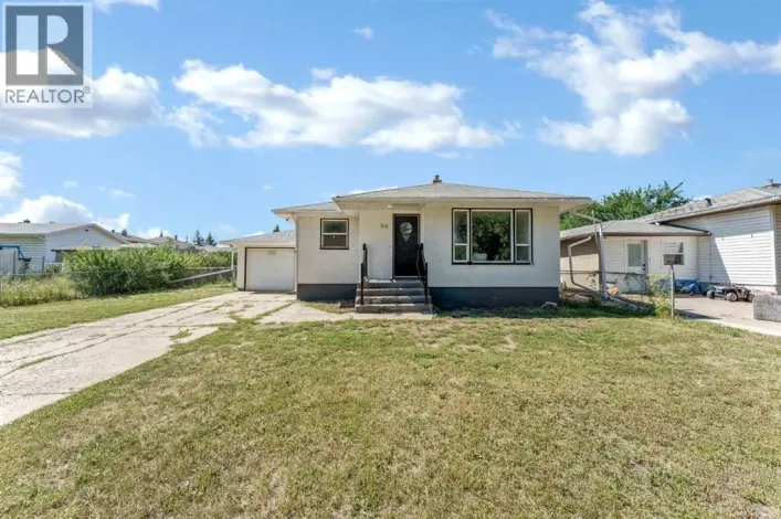 56 Robertson Way SW, Medicine Hat