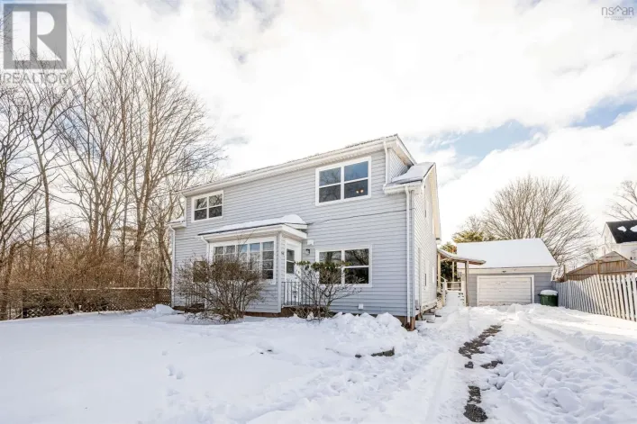 56 Whitman Court, Truro