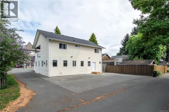 560 4th St, Courtenay