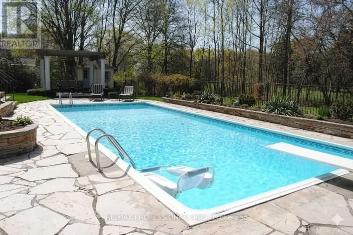 560 MEADOW WOOD ROAD, Mississauga